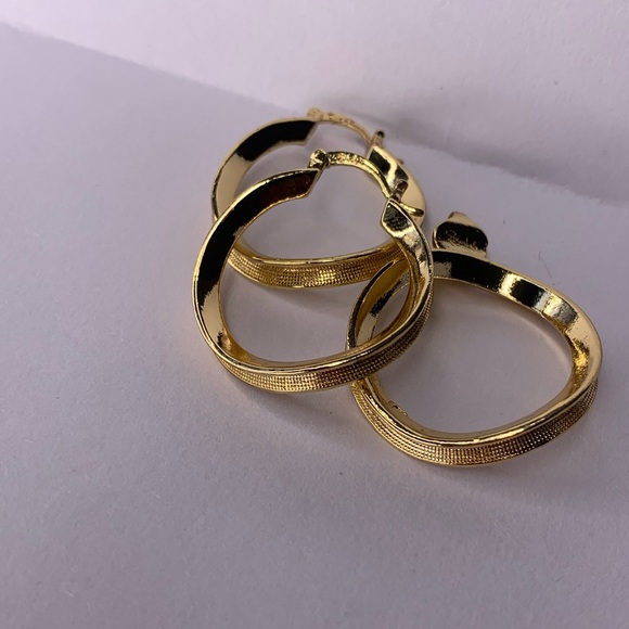 Crescent Shaped Gold Plated Earring and Pendant Long Lasting Set - Picture 5 of 13